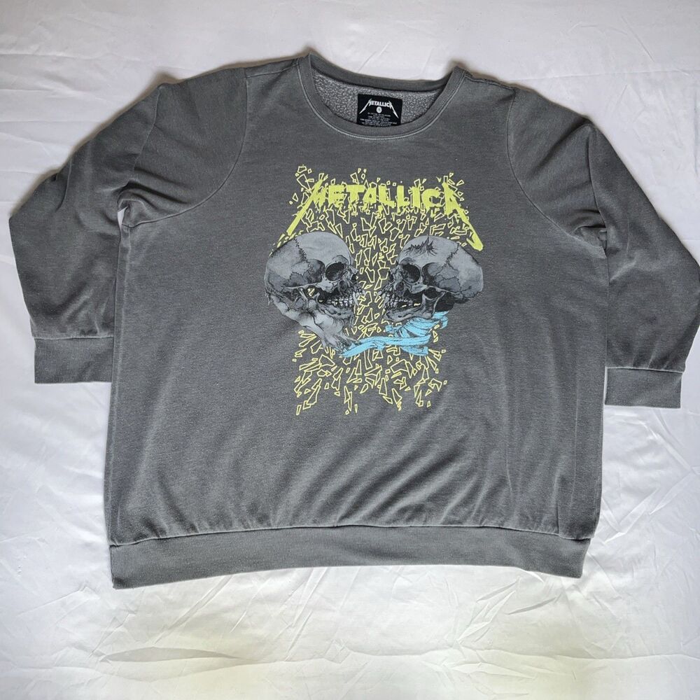 Metallica Sweatshirt Womens Size 4 Gray Pullover Skulls Graphic Crewneck 2014